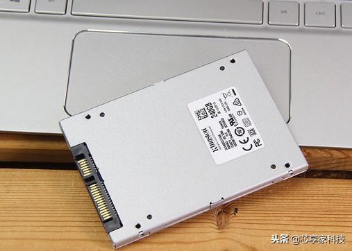 固态硬盘（SSD）的工作原理是什么？如何选购？